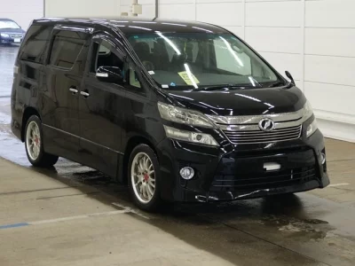 Toyota VELLFIRE  с аукциона в Японии