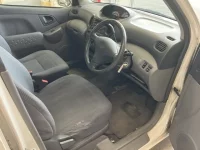 Toyota FUNCARGO лот № 2811 оценка 3  с аукциона в Японии 3