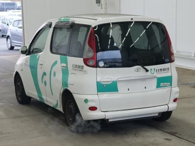 Toyota FUNCARGO  с аукциона в Японии