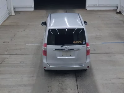 Toyota NOAH  с аукциона в Японии