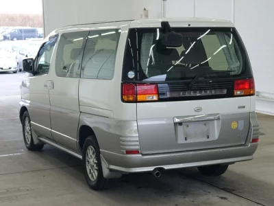 Nissan ELGRAND  с аукциона в Японии