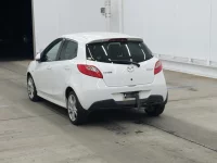 Mazda DEMIO лот № 2940 оценка 4  с аукциона в Японии 1