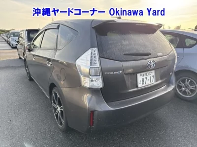 Toyota PRIUS ALPHA  с аукциона в Японии