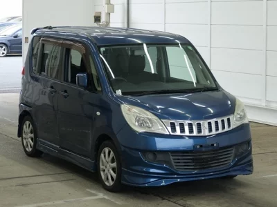 Mitsubishi DELICA D2