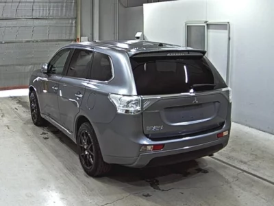 Mitsubishi OUTLANDER PHEV