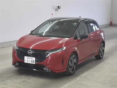 Nissan AURA