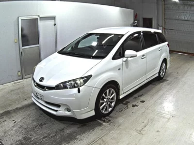 Toyota WISH  с аукциона в Японии