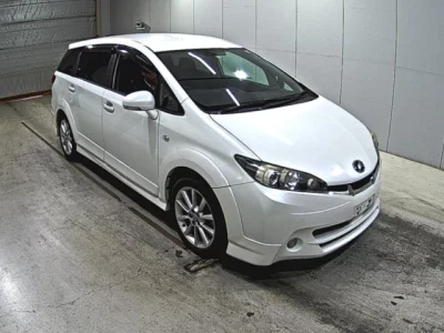 Toyota WISH  с аукциона в Японии