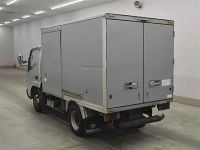 Toyota DYNA  с аукциона в Японии