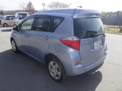 Toyota RACTIS  с аукциона в Японии