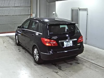 Mercedes-Benz B CLASS