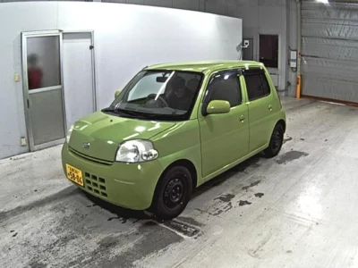 Daihatsu Esse