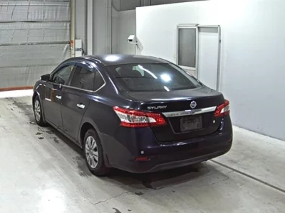 Nissan SYLPHY  с аукциона в Японии