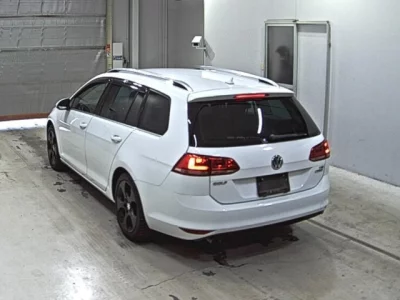 Volkswagen GOLF VARIANT
