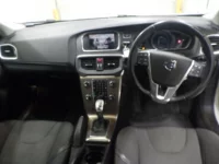 Volvo V40 лот № 2140 оценка 4  с аукциона в Японии 2