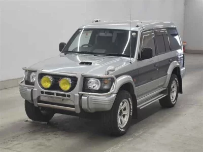 Mitsubishi PAJERO