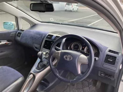 Toyota BLADE