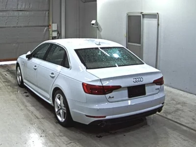 Audi A4  с аукциона в Японии