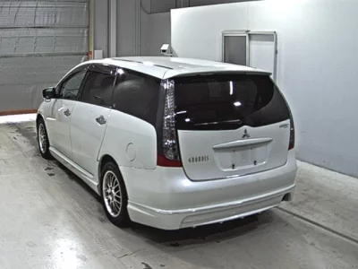Mitsubishi GRANDIS