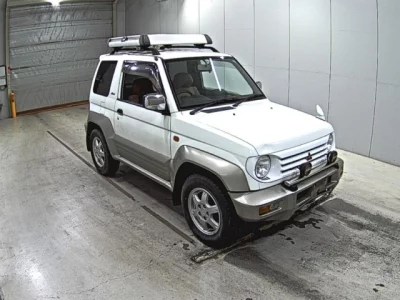 Mitsubishi PAJERO JR