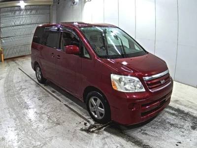 Toyota NOAH  с аукциона в Японии