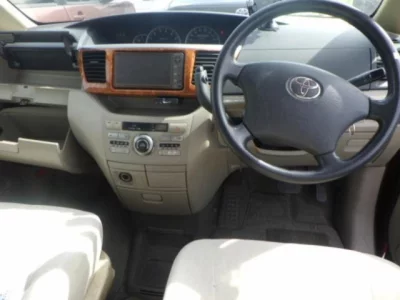 Toyota NOAH  с аукциона в Японии