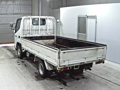 Toyota DYNA  с аукциона в Японии