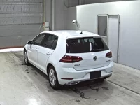 Volkswagen GOLF лот № 4388 оценка 4  с аукциона в Японии 1