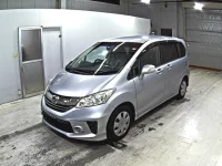 Honda FREED лот № 2202 оценка 3.5  с аукциона в Японии 3
