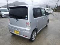 Toyota PIXIS SPACE лот № 3853 оценка 2  с аукциона в Японии 4