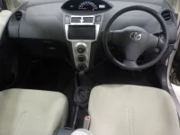 Toyota VITZ лот № 2201 оценка 3.5  с аукциона в Японии 2