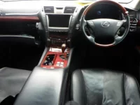 Lexus LS лот № 2223 оценка 3.5  с аукциона в Японии 2