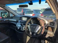 Nissan ELGRAND лот № 70256 оценка 3.5  с аукциона в Японии 2