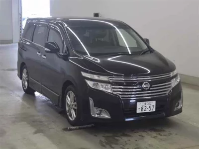 Nissan ELGRAND  с аукциона в Японии