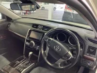 Toyota MARK X лот № 70284 оценка R  с аукциона в Японии 2