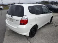 Honda FIT лот № 3895 оценка 3.5  с аукциона в Японии 4