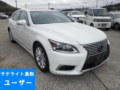 Lexus LS