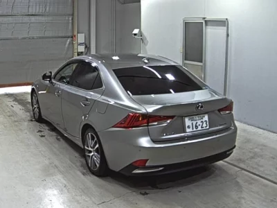 Lexus IS