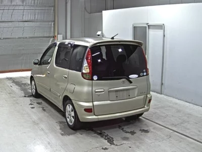 Toyota FUNCARGO  с аукциона в Японии