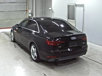 Audi A4  с аукциона в Японии