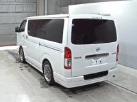 Toyota HIACE VAN лот № 3284 оценка 5  с аукциона в Японии 1