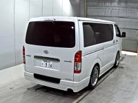 Toyota HIACE VAN лот № 3284 оценка 5  с аукциона в Японии 4