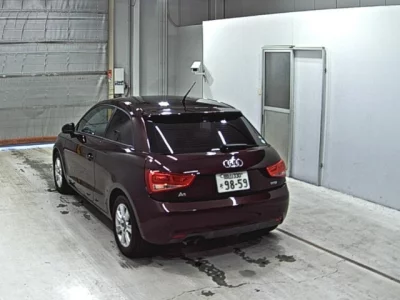 Audi A1  с аукциона в Японии
