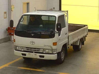 Toyota DYNA  с аукциона в Японии