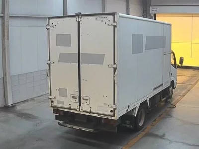 Toyota DYNA  с аукциона в Японии
