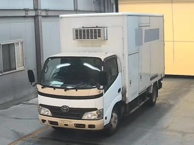 Toyota DYNA  с аукциона в Японии