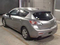 Mazda AXELA лот № 8012 оценка 3.5  с аукциона в Японии 1