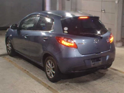 Mazda DEMIO  с аукциона в Японии