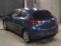 Mazda DEMIO лот № 8051 оценка R  с аукциона в Японии 1