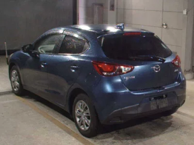 Mazda DEMIO  с аукциона в Японии